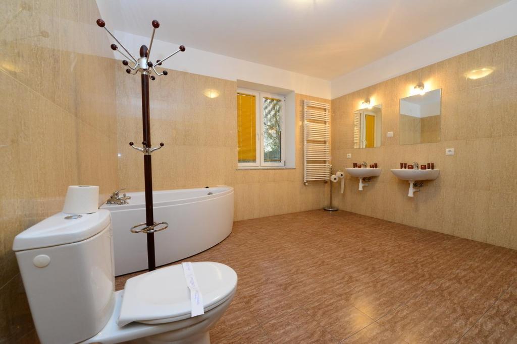 B&B Airport Modlin Новы-Двур-Мазовецкий Экстерьер фото